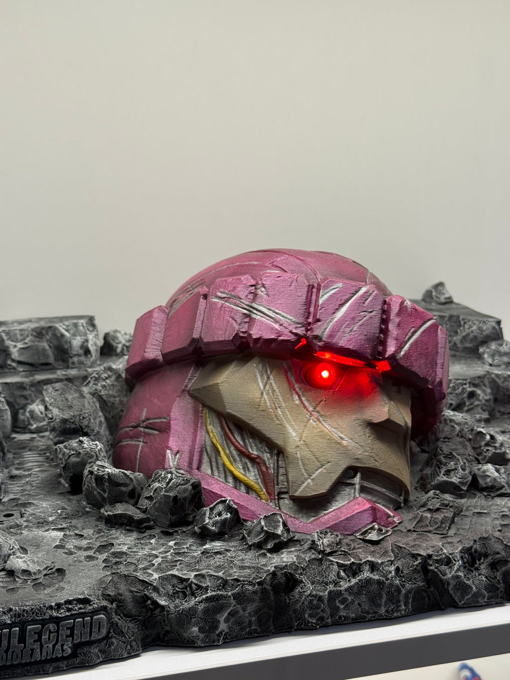 Ruined/Destroyed Sentinel Head Diorama