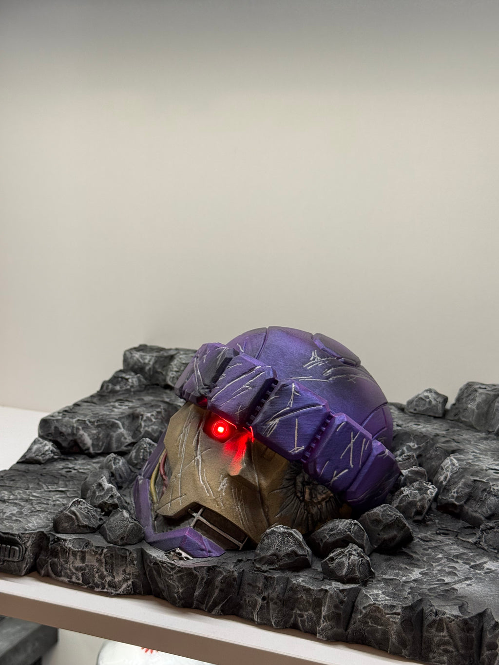 Ruined/Destroyed Sentinel Head Diorama