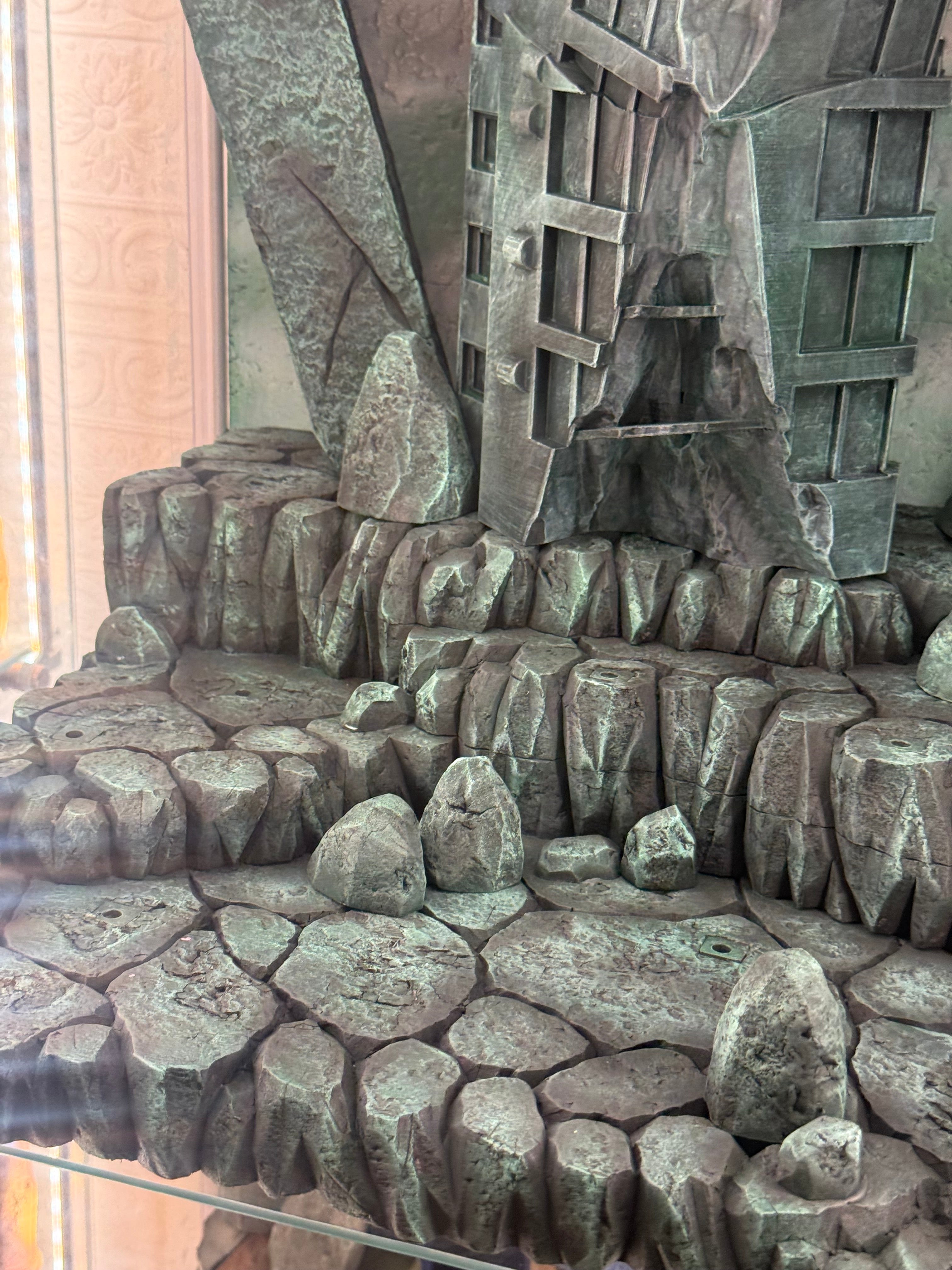 Destoyed Buildings DLX Diorama (With Backdrop)