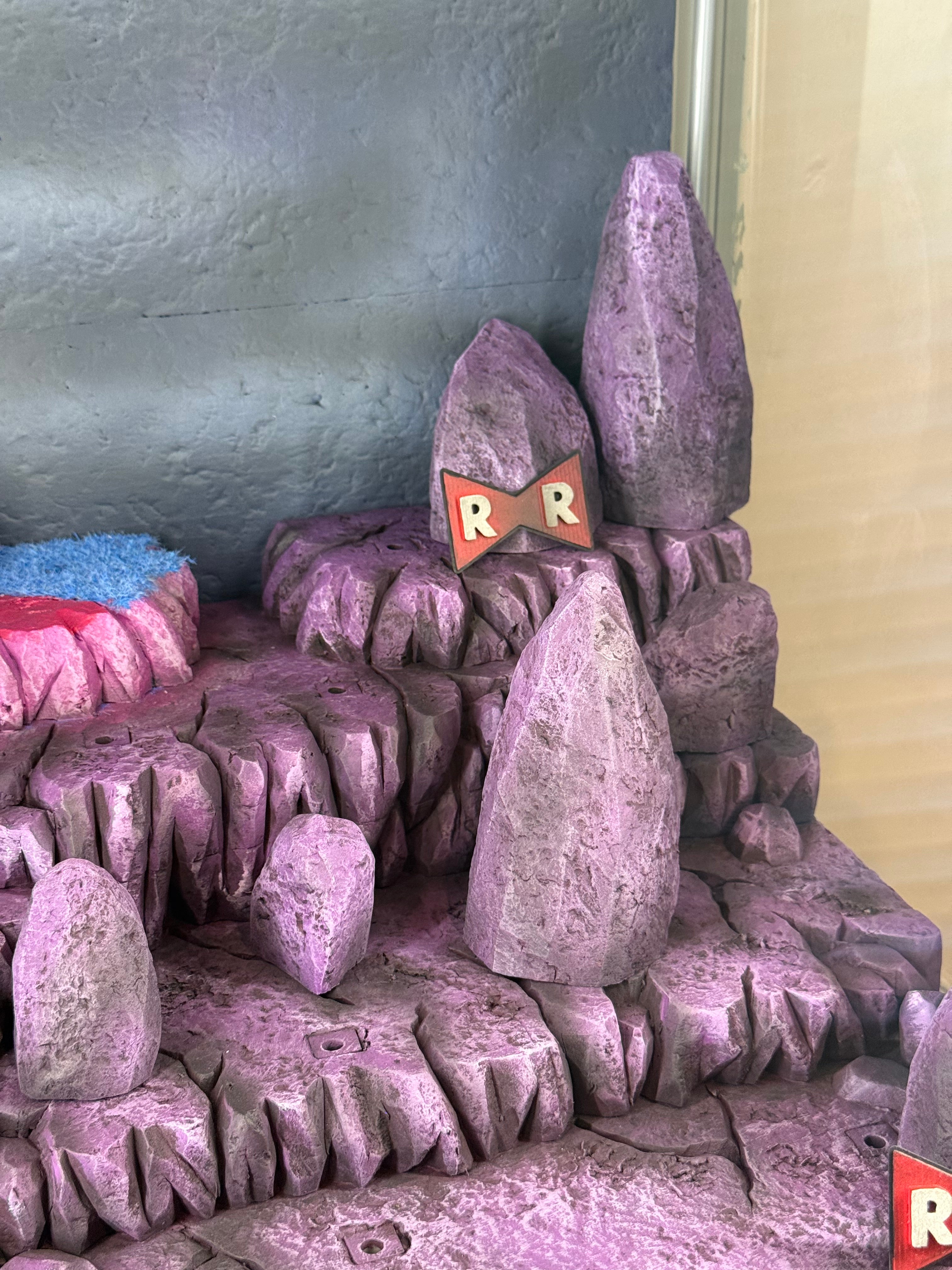 DBS Superhero DLX Diorama (With Backdrop)