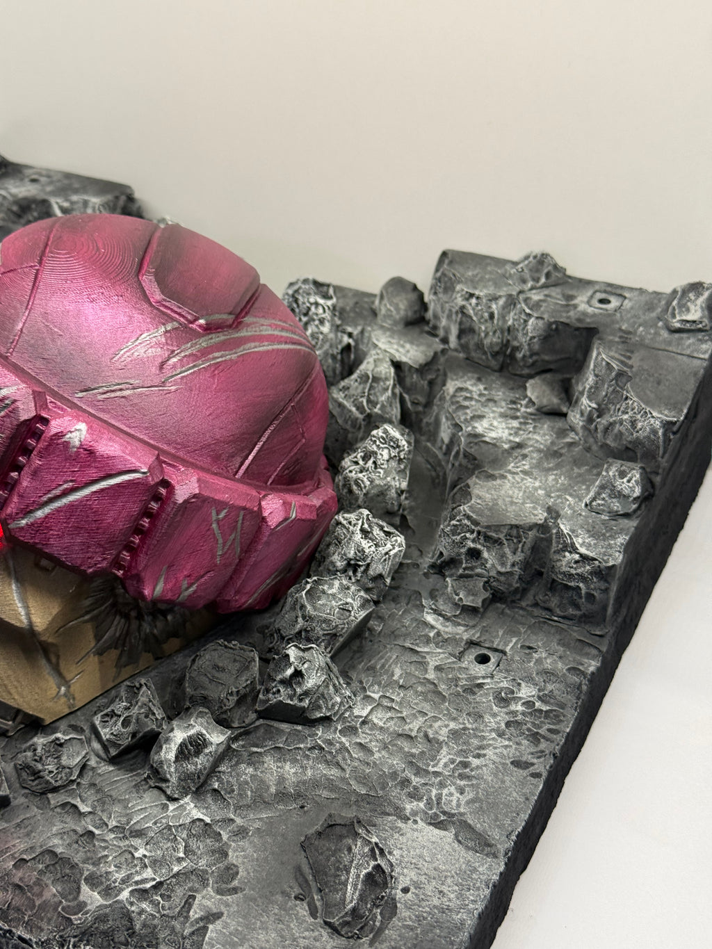 Ruined/Destroyed Sentinel Head Diorama