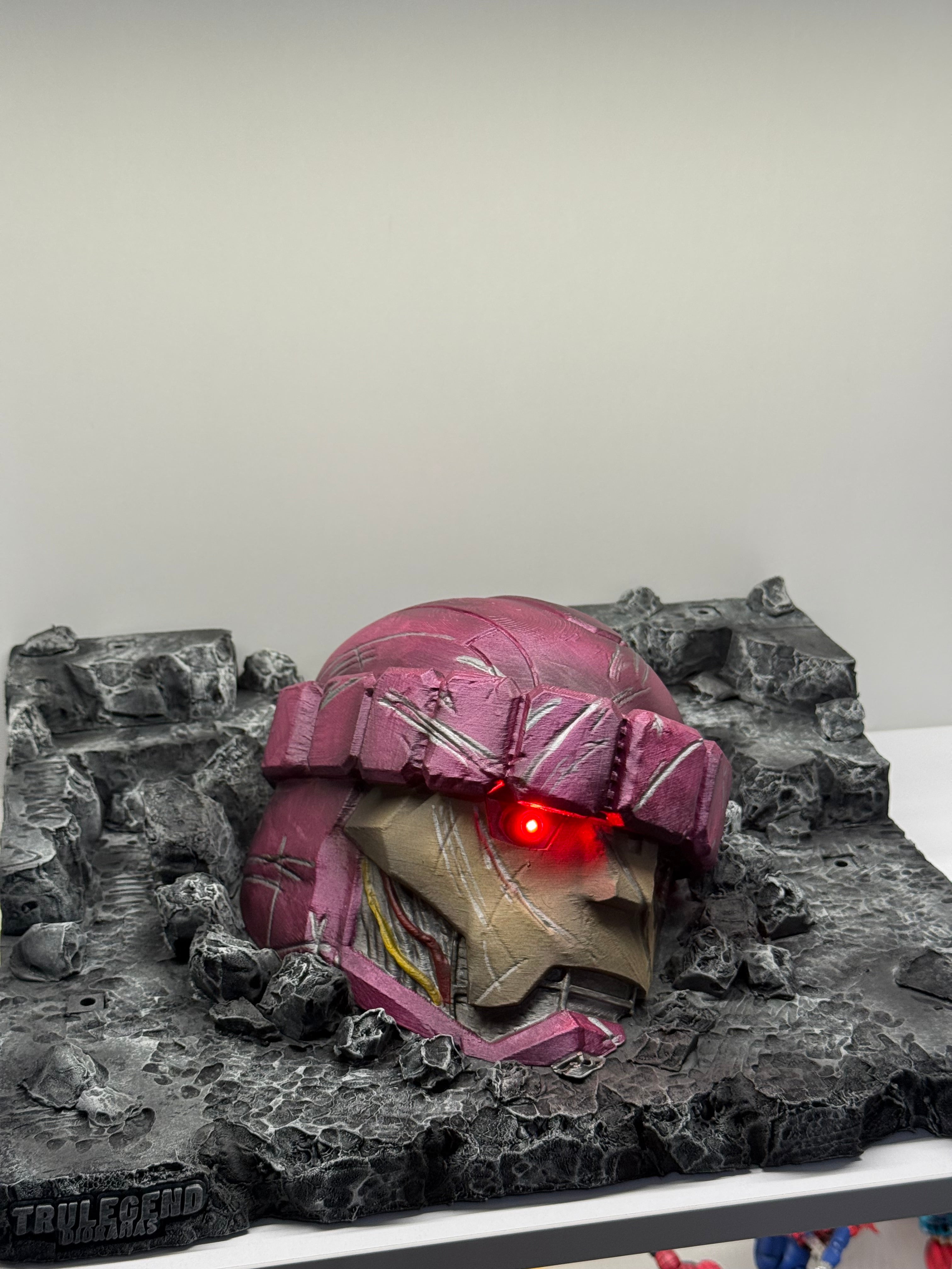 Ruined/Destroyed Sentinel Head Diorama