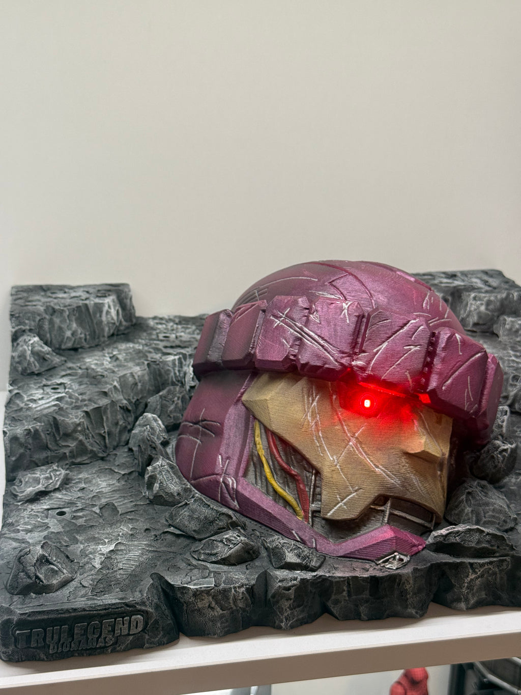 Ruined/Destroyed Sentinel Head Diorama