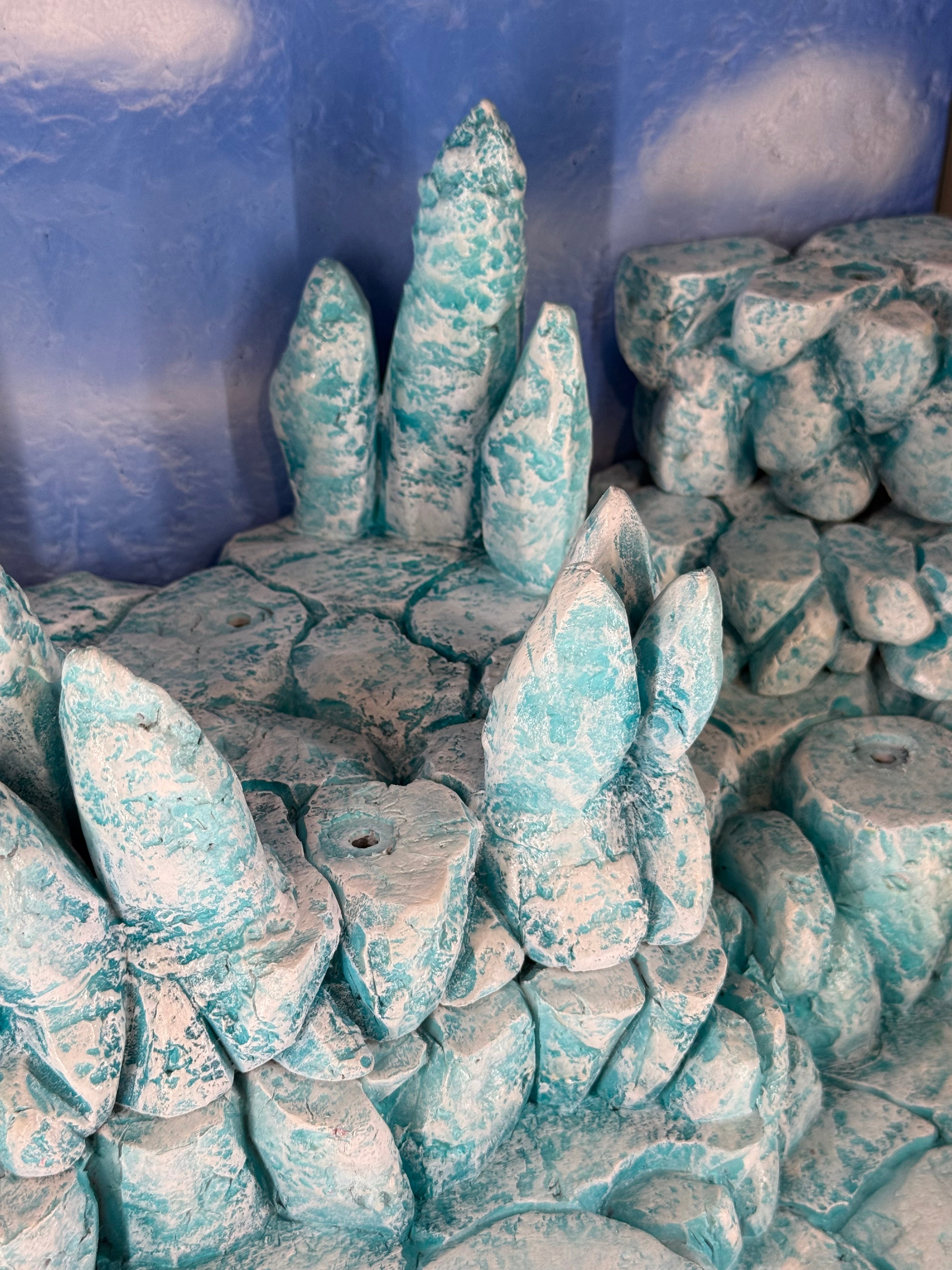 Ice DLX Diorama (With Backdrop & Aura)
