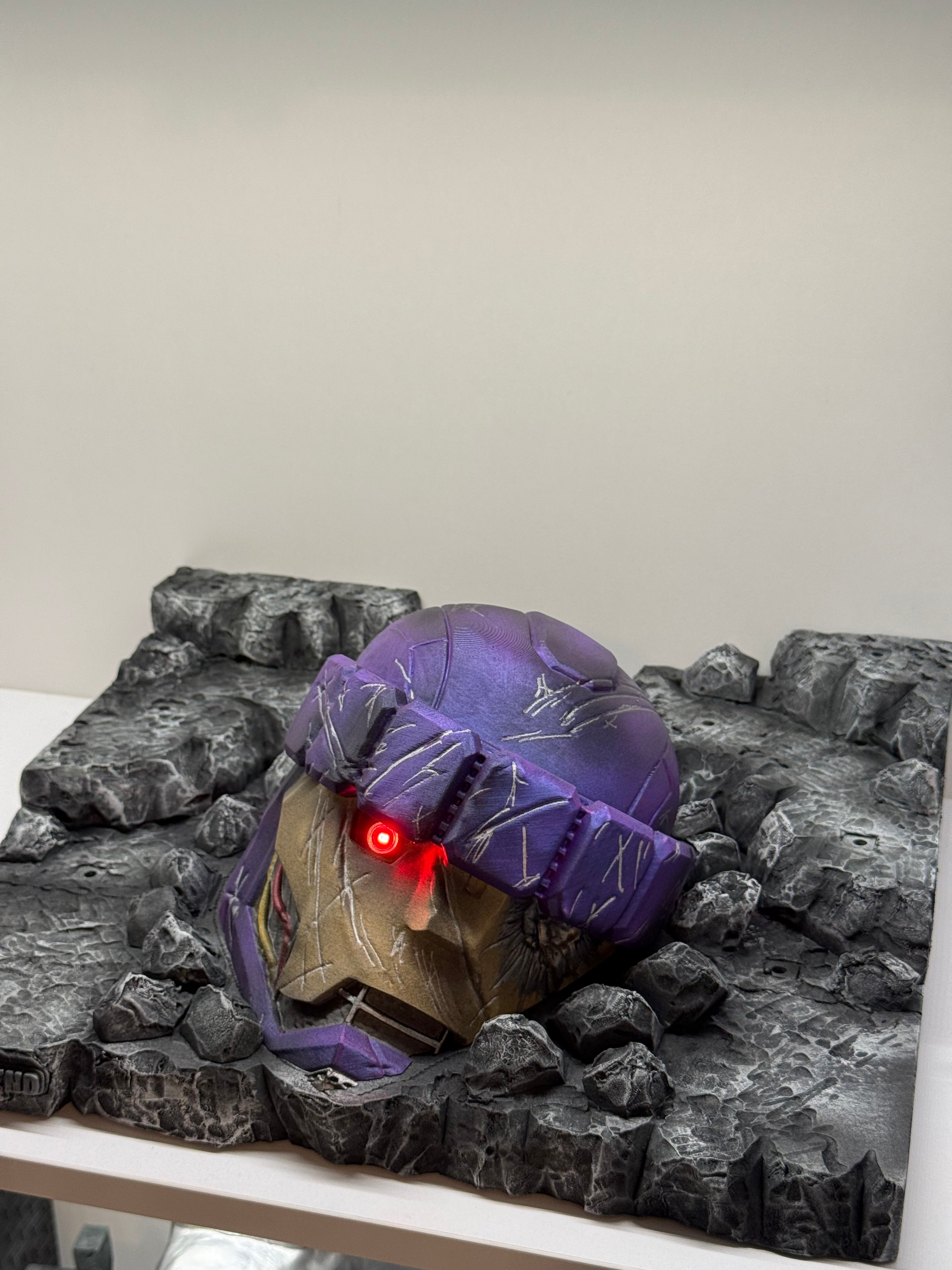 Ruined/Destroyed Sentinel Head Diorama