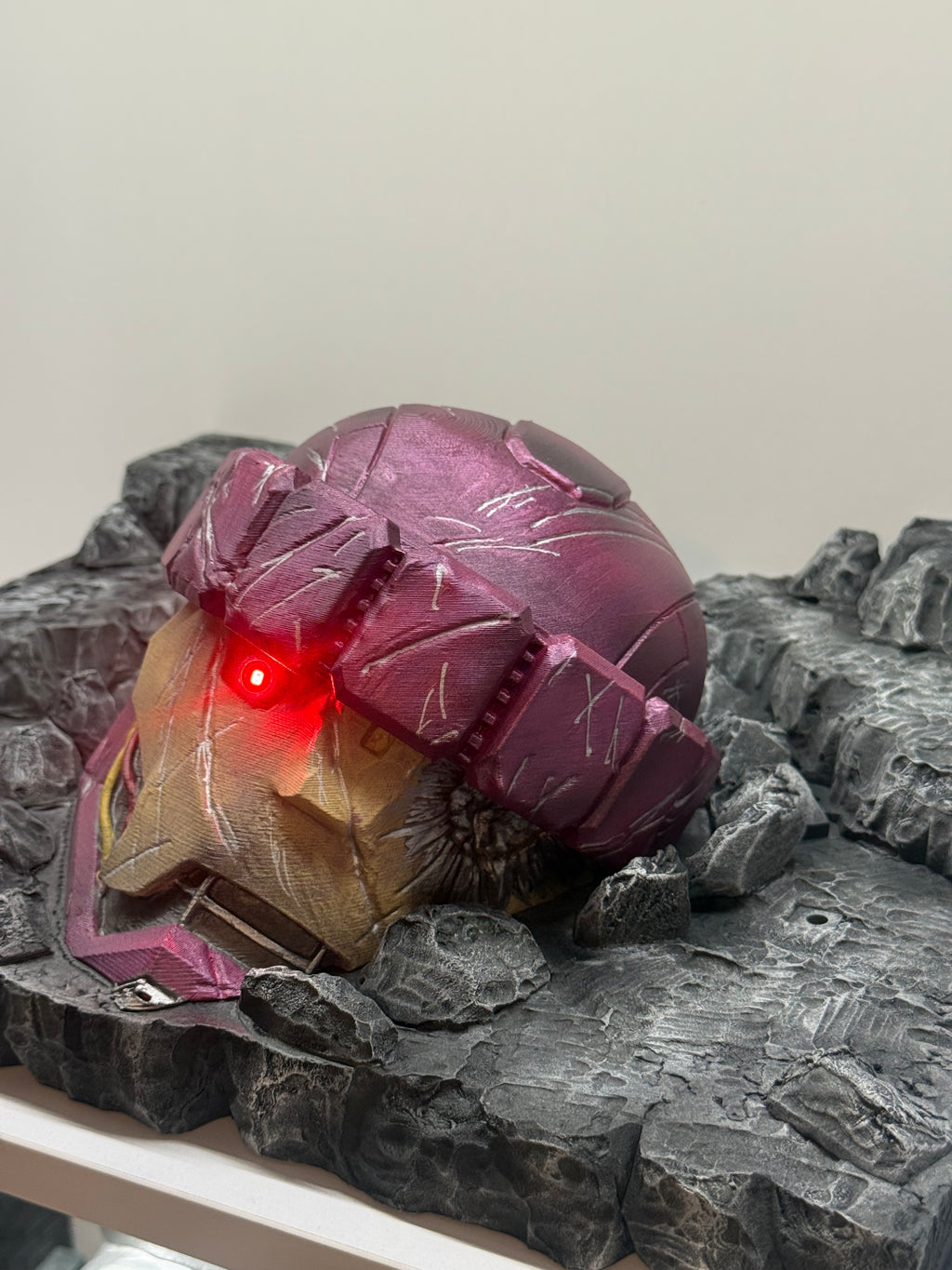 Ruined/Destroyed Sentinel Head Diorama