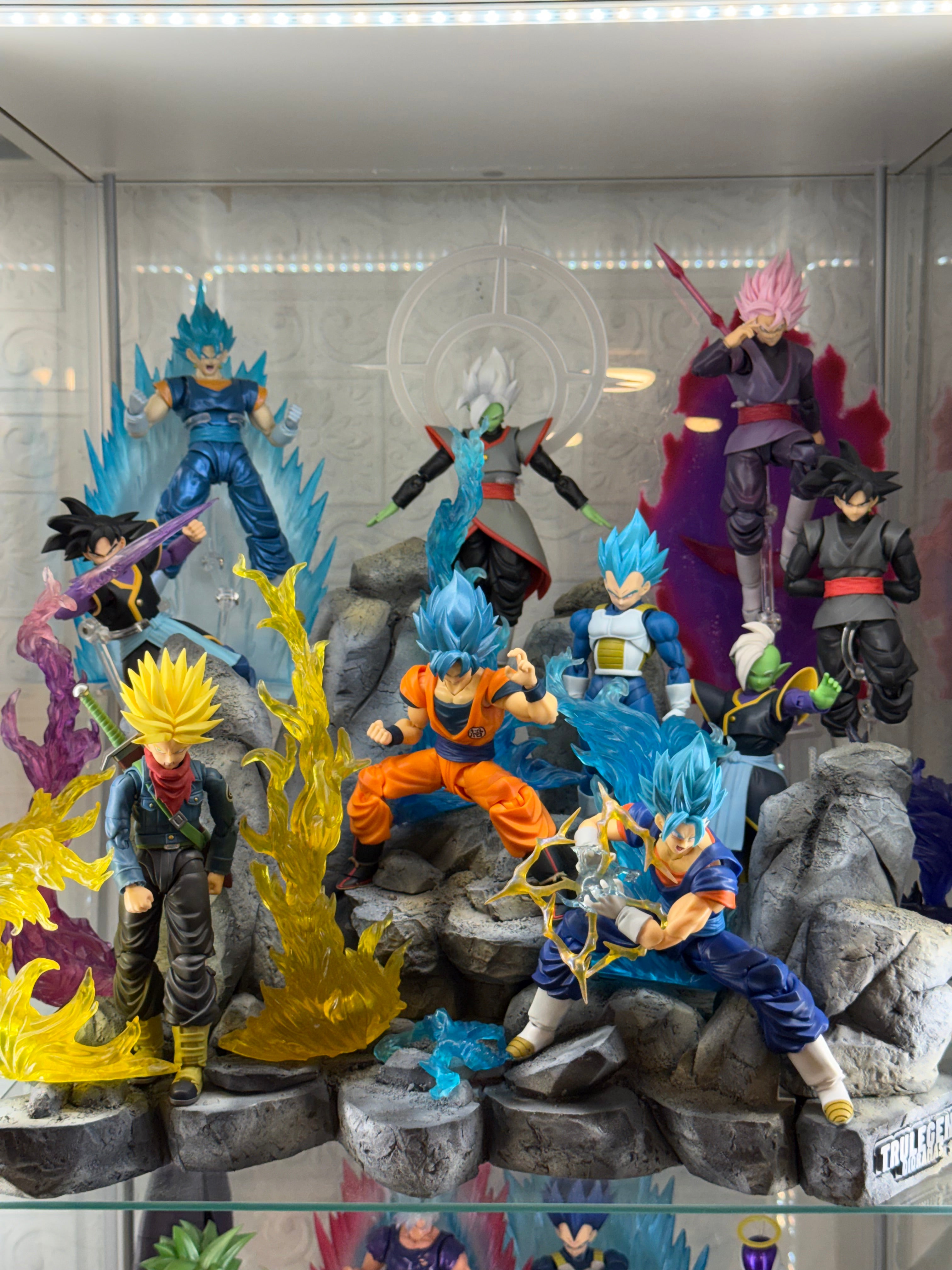 Ruined city landscape diorama Large version