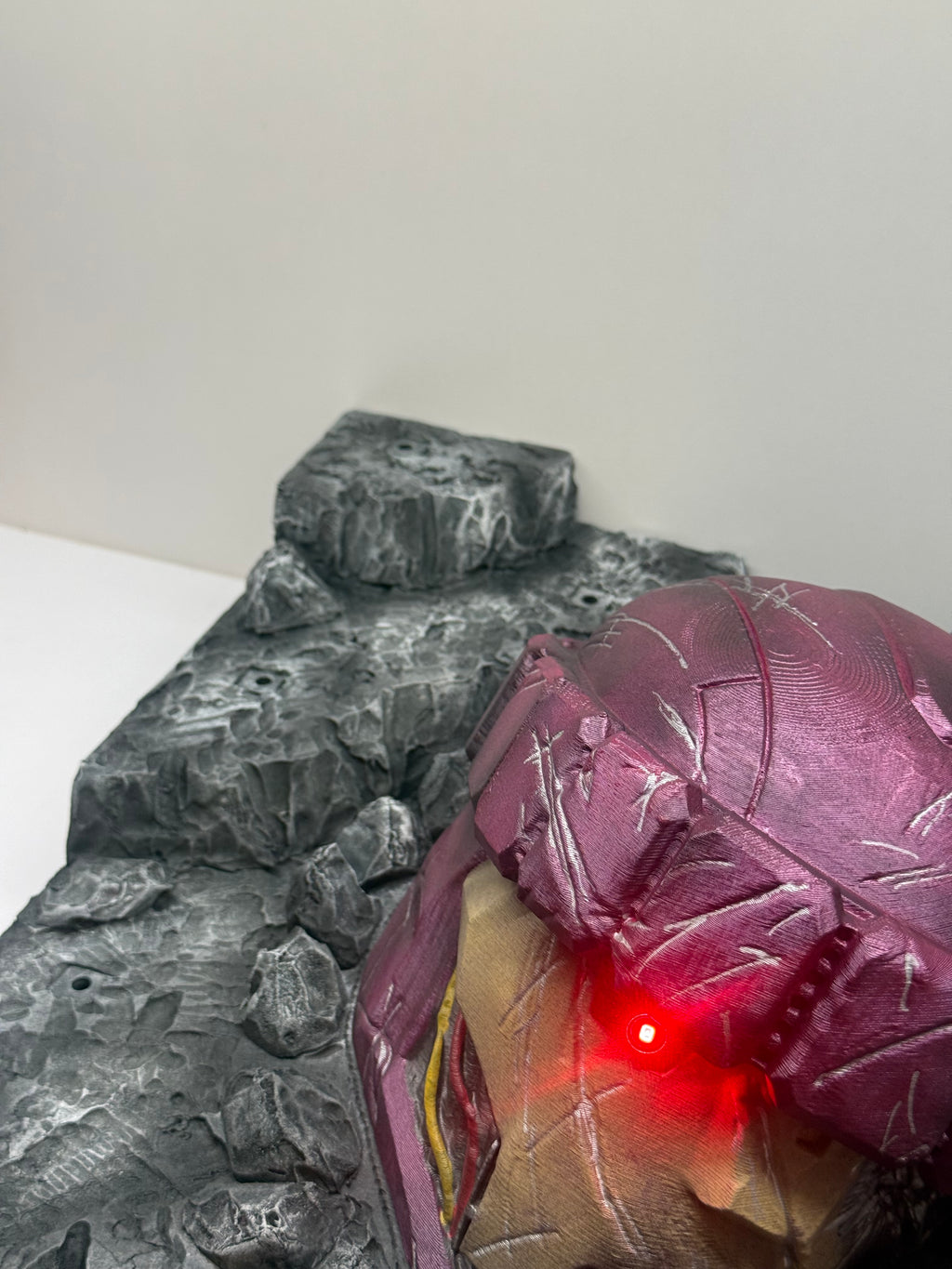 Ruined/Destroyed Sentinel Head Diorama