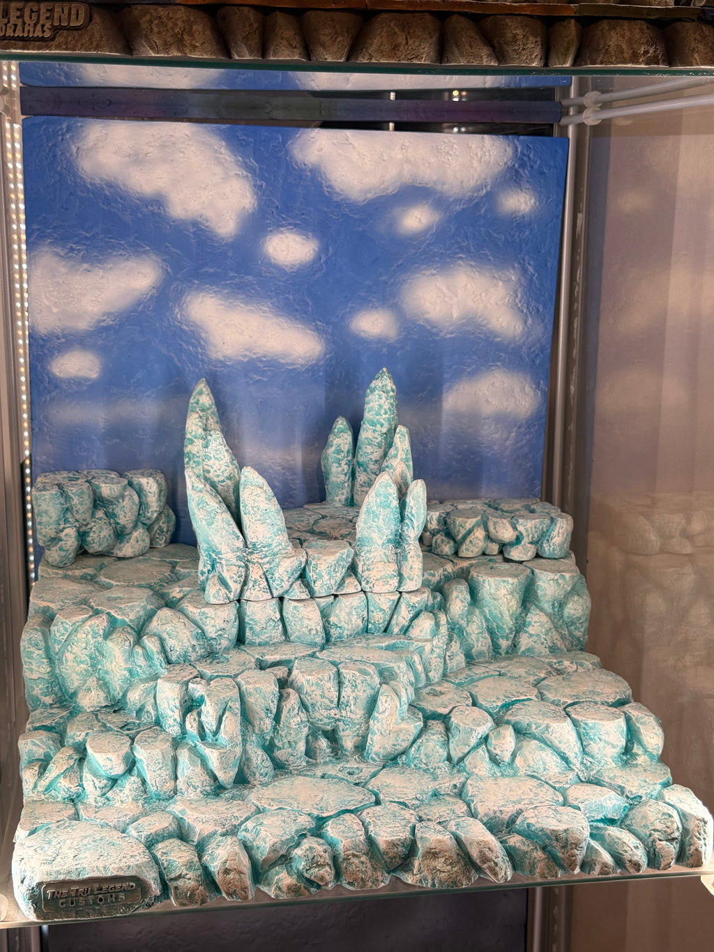 Ice DLX Diorama (With Backdrop & Aura)