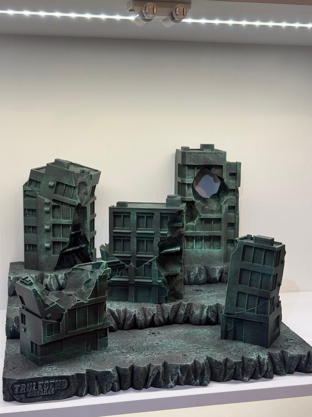 Destroyed building Diorama
