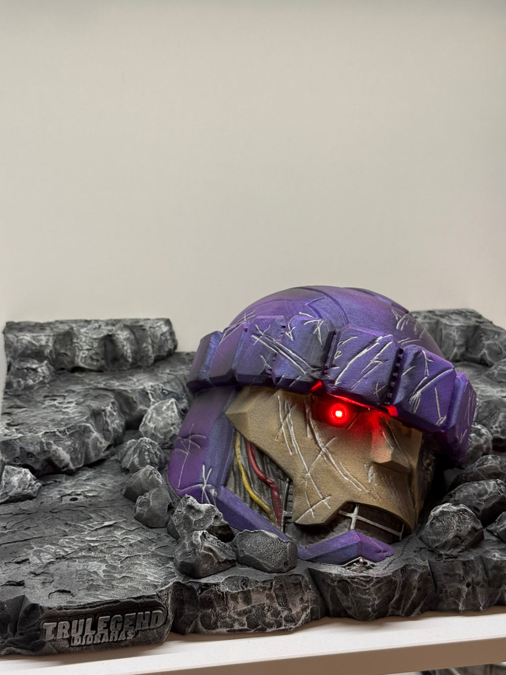 Ruined/Destroyed Sentinel Head Diorama