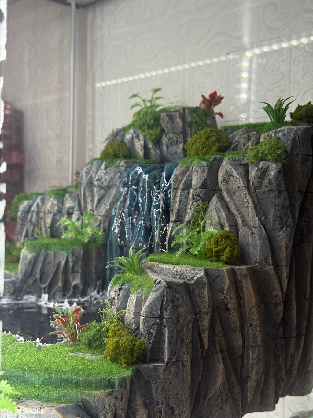 Realistic Waterfall Diorama