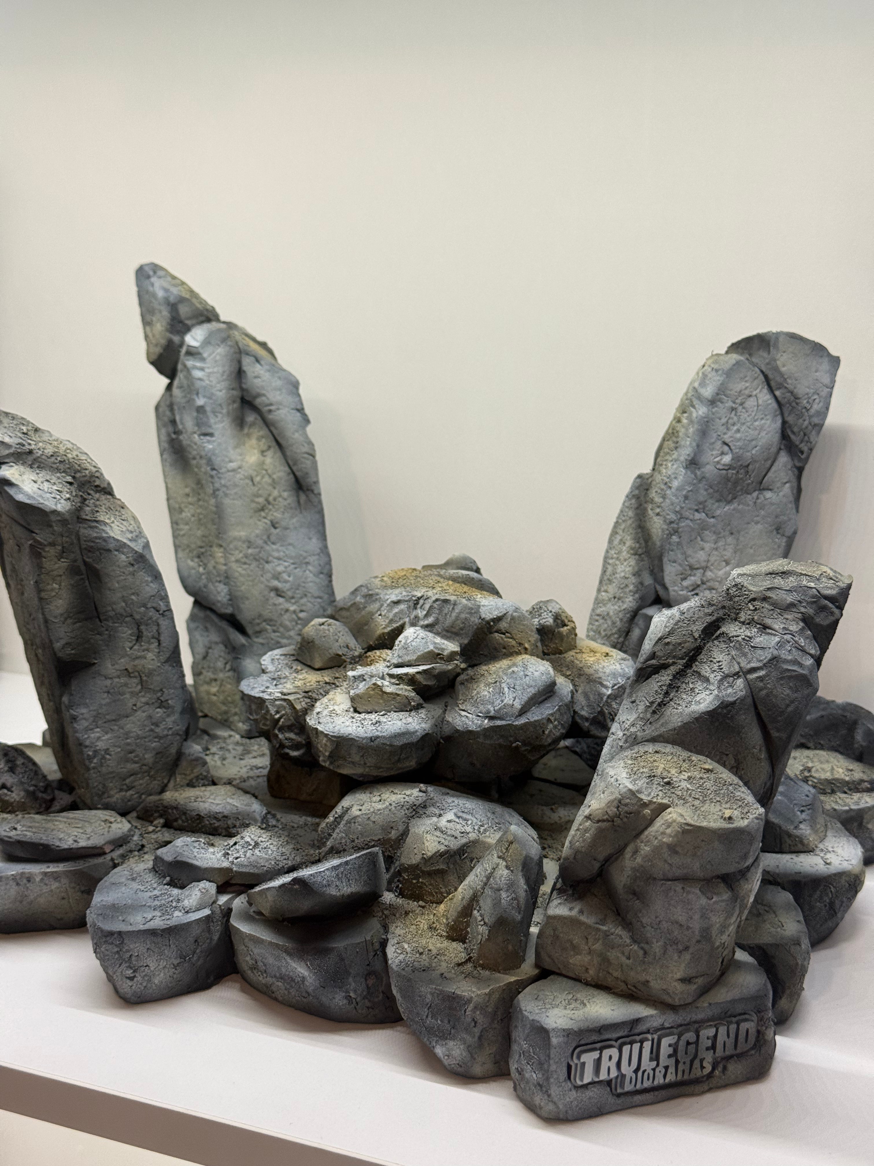 Ruined city landscape diorama Large version