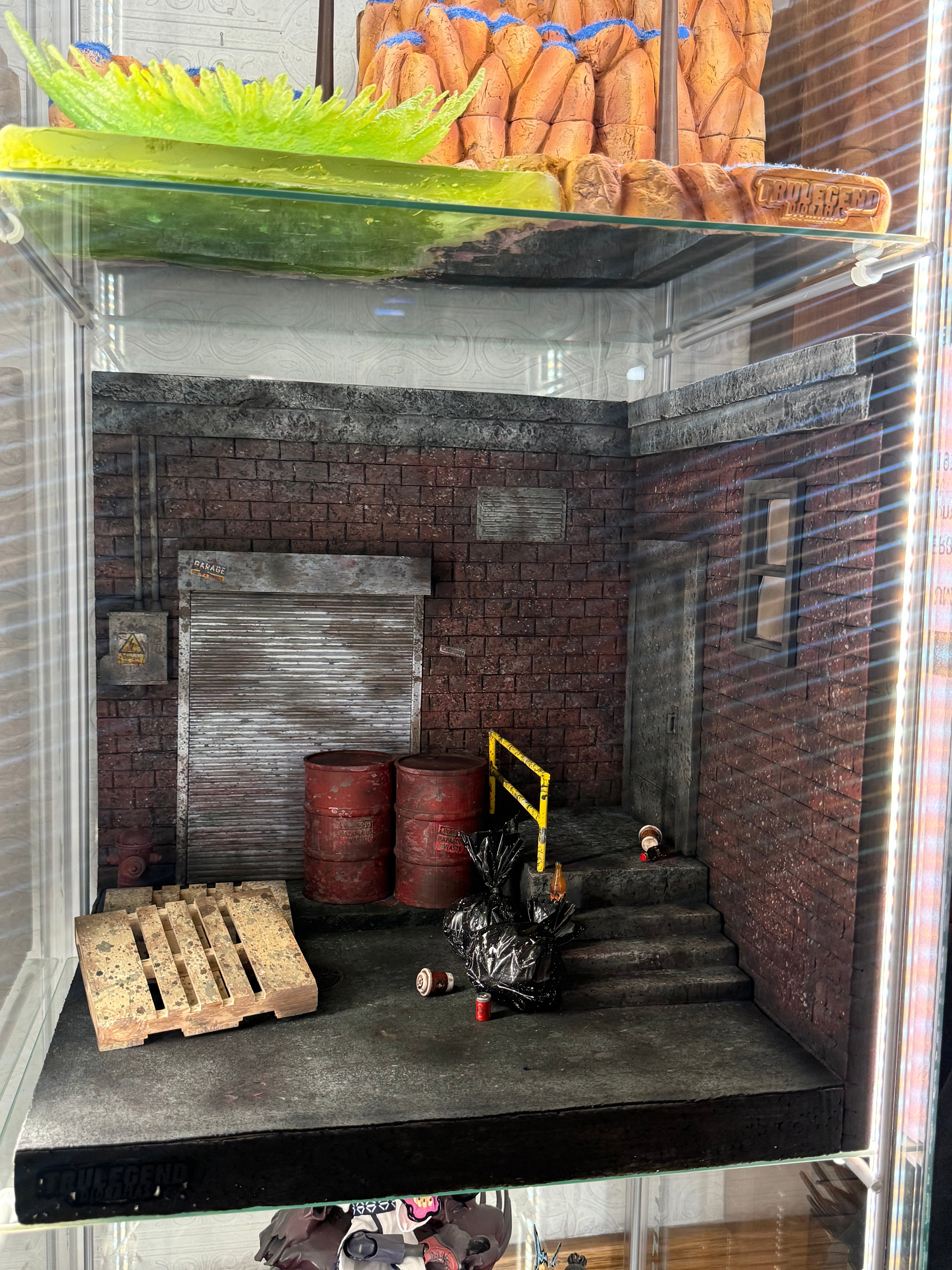Alley Deluxe Diorama