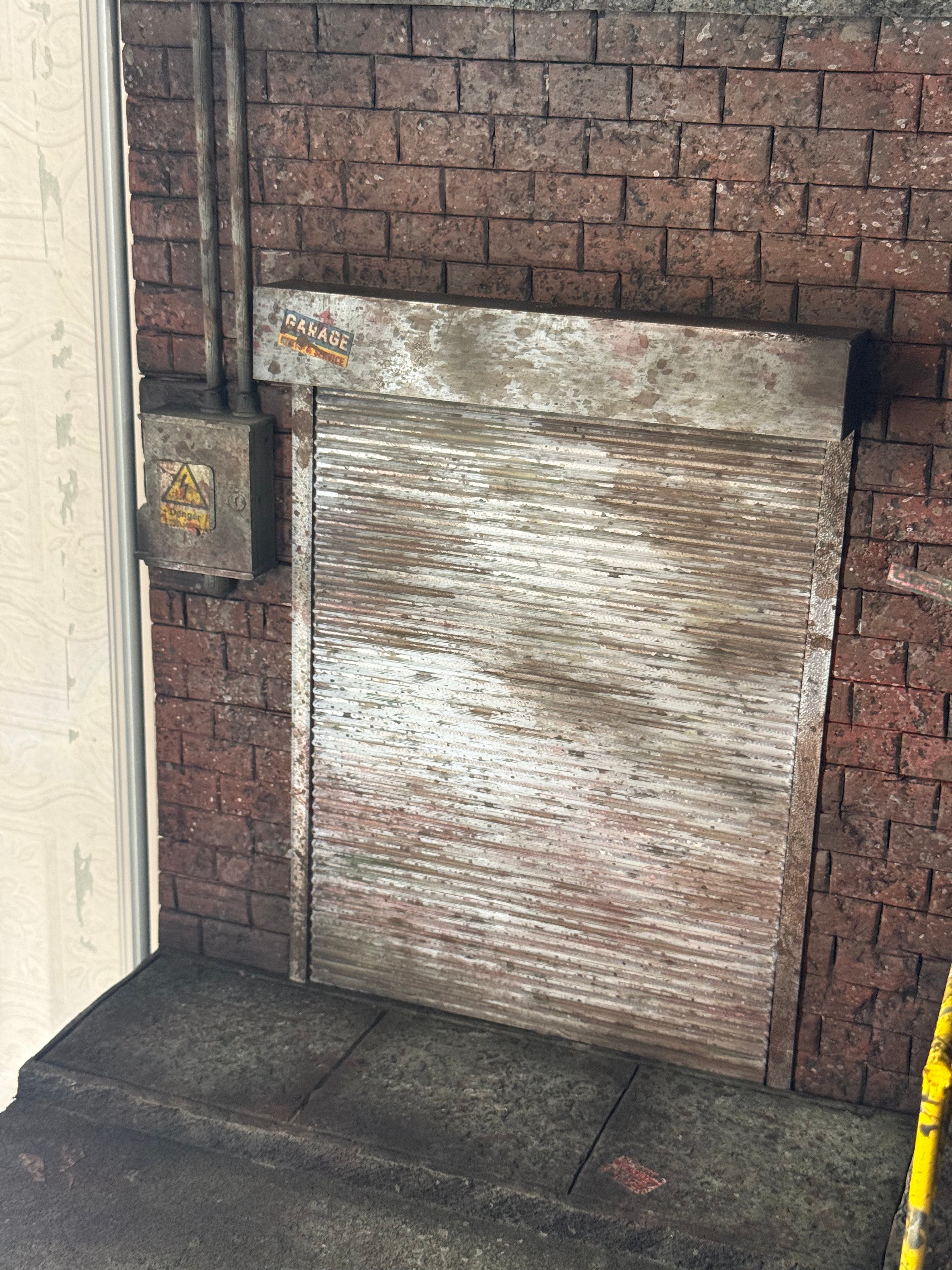 Alley Deluxe Diorama