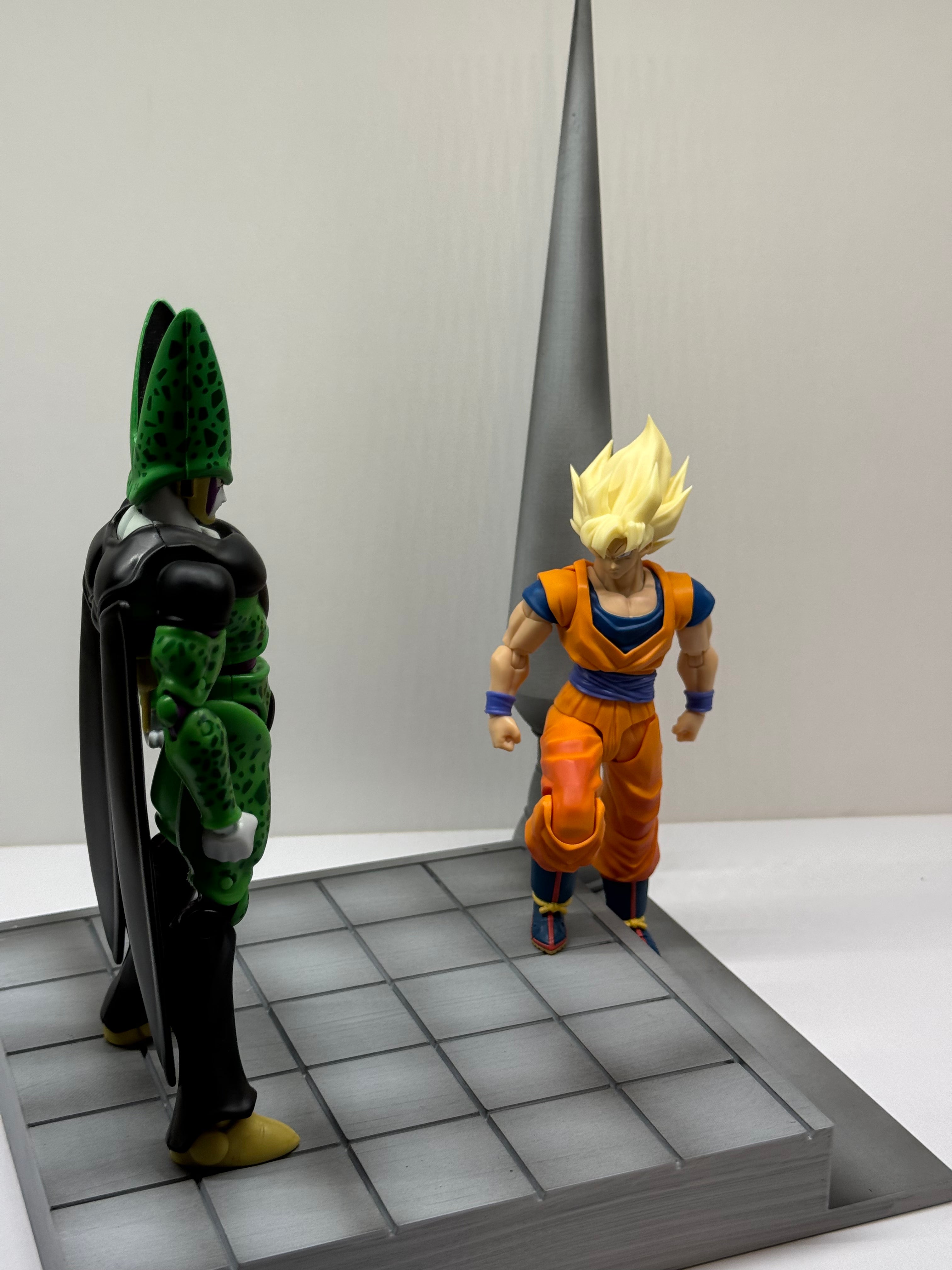 Cell Arena Light Grey V3 Large scale